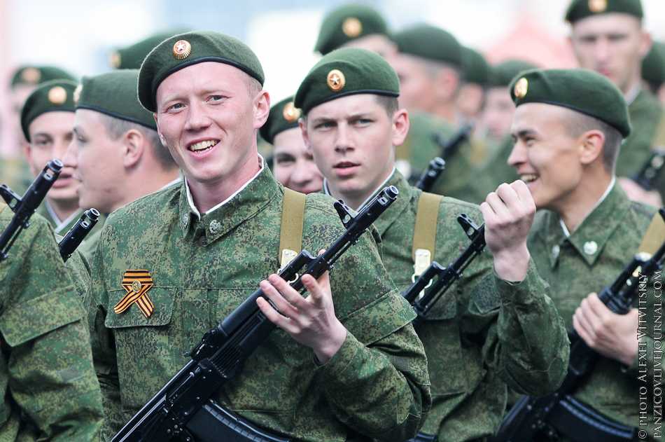 Когда по телевизору шли «солдаты», в лымарева влюблялись, а как он живет сейчас
