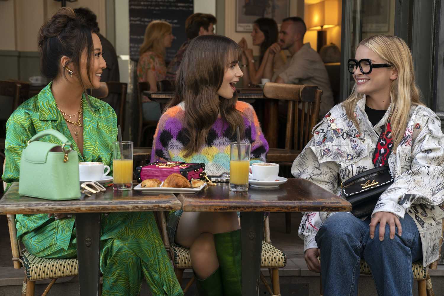 Что нам известно о третьем сезоне сериала "эмили в париже"