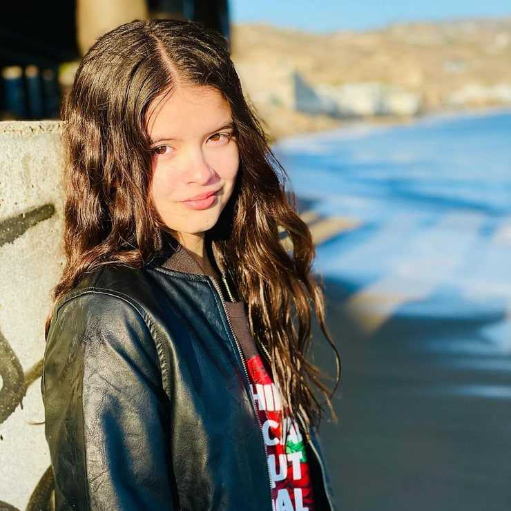 Anya longwell net worth, bio, salary, wiki, age, gossip, biography trend