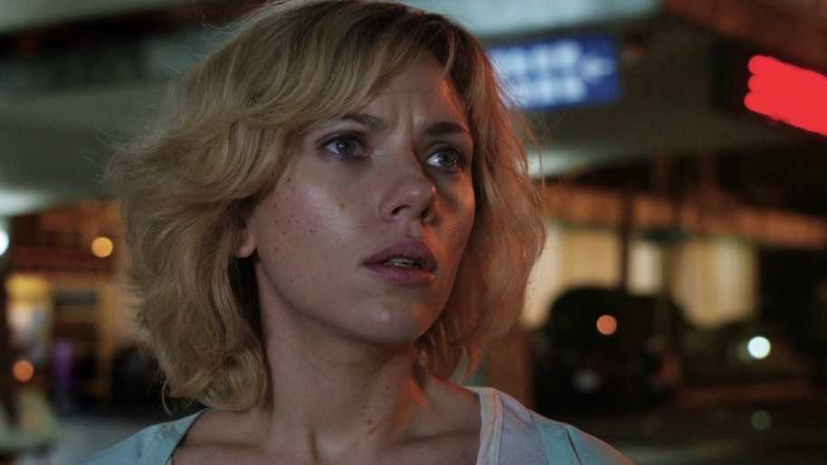 Скарлетт йоханссон в фильме «люси» (2014): кадры, актеры