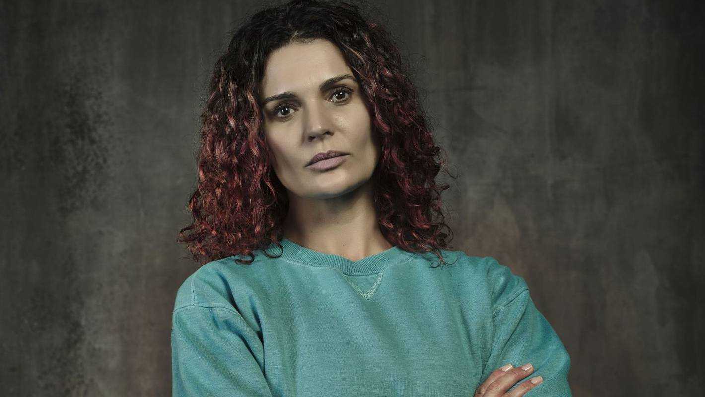 8 facts about danielle cormack - details on personal life of new zealand actress | glamour path