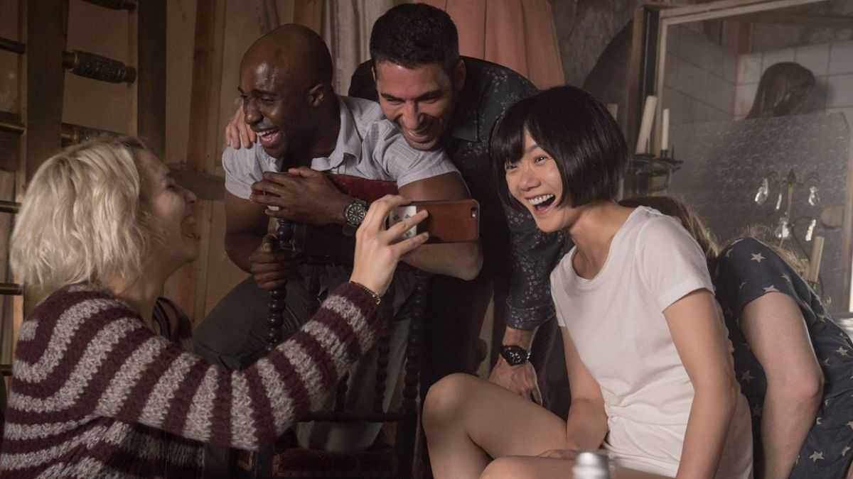 Восьмое чувство дорам. Sense8 pостер. Sense 8 сериал Zetflix. Nude Scene Валерия Билеллом восьмое чувство (sense8, s0 e. Восьмое чувство ма Дон-сок.