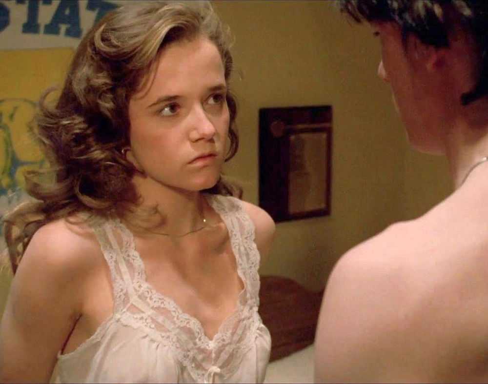 Lea Thompson Nipples